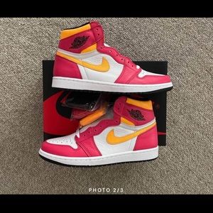 Nike OG Air Jordan 1 ‘Light Fusion Red’